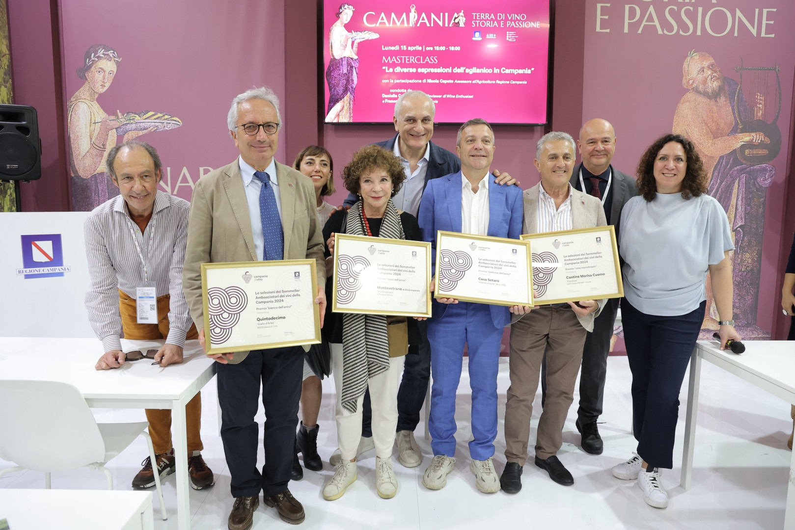 A Vinitaly premiati i nuovi 19 ristoratori da oggi “Ambasciatori dei vini di Campania”